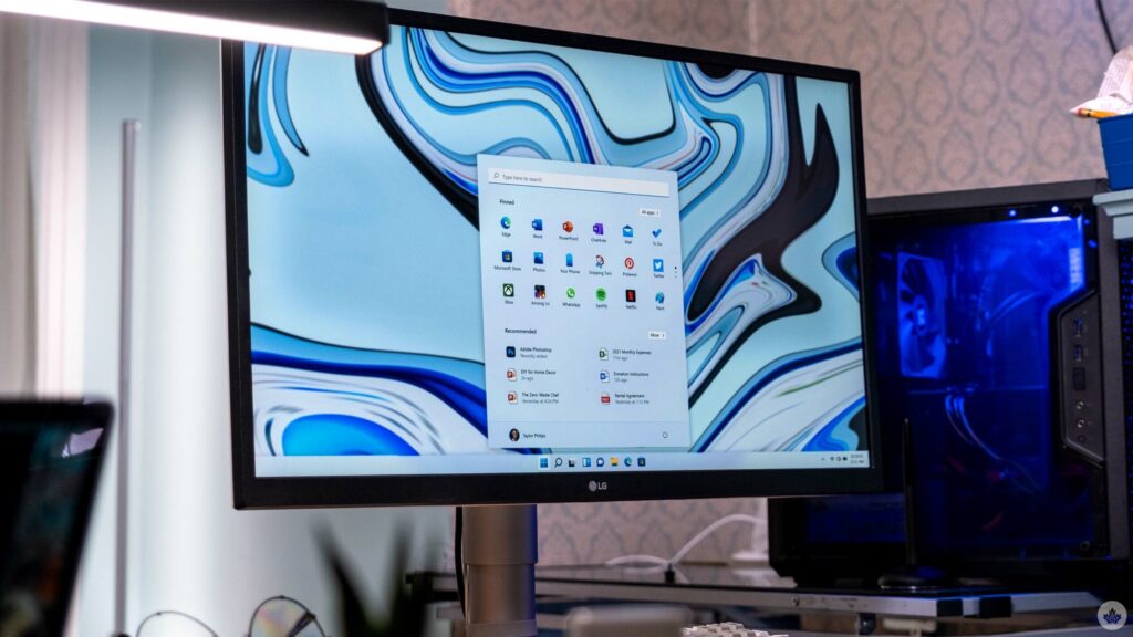 "features of desktop rentals" section image displaying a windows desktop .